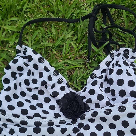 Kenneth Cole Black and White One Piece Swimsuit - Picture 5 of 6